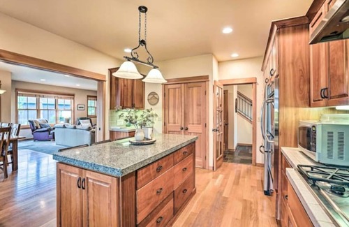 Sisters House | Upscale, centrally located, Dog friendly!