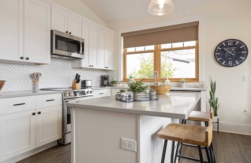 Blowing Rock Condo | Upscale Condo in Downtown Blowing Rock