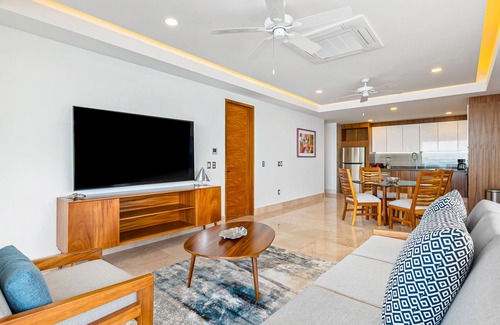 Mismaloya Condo | Upscale condo with wraparound oceanfront view, pool & pool spa