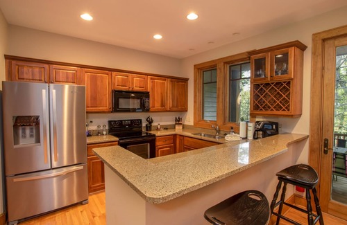 Foscoe Condo | Upscale Echota Condo with Forest Views