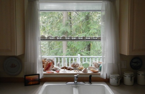 Burley House | Upscale Hartstene Pointe near Beach & Pool - Unique Pacific NW Destination