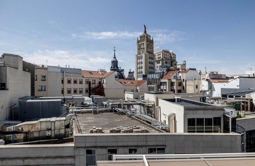 Cortes Apartment | Upscale Sol 1BR w/Doorman, nr Plaza España, by Blueground