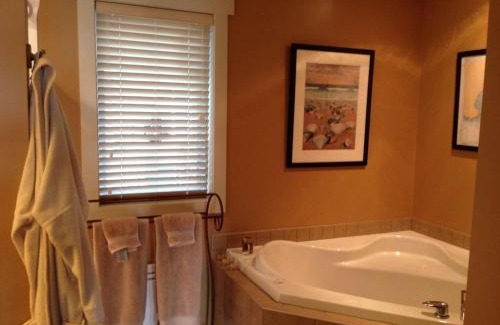 Sooke House | Upscale Sooke Vacation Rental