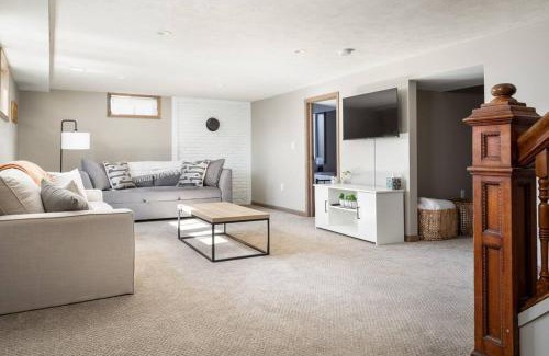 Traverse City House | Upscale Urban Oasis: Spacious & Chic with Hot Tub!