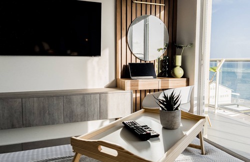Oranjestad Condo | Upscaled and modern OCEANFRONT apartment