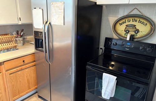 Morehead City Apartment | Upstairs retreat with private stairs. Pet friendly. 23ft boat parking.