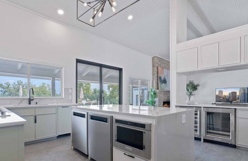 Pleasant Valley House | Upstay—Luxurious Retreat with Private Pool & Patio