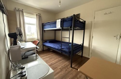 Boleyn Apartment | Upton Park - House