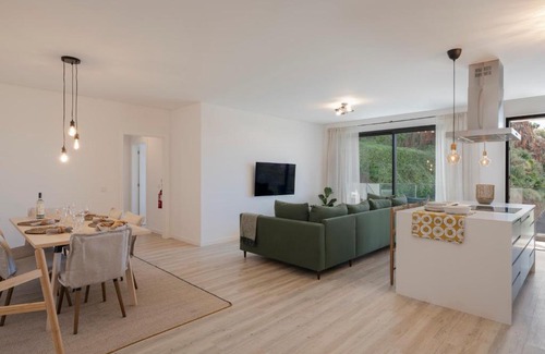 Sao Pedro Apartment | Uptown 13 apartment by An Island Apart