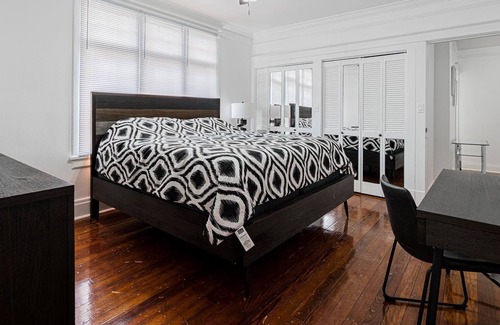 Central Carrollton Association House | Uptown 4 Bedroom Home