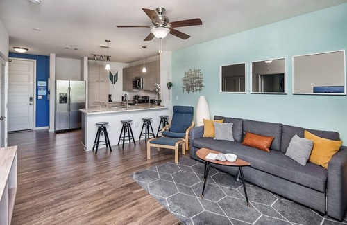 Fourth Ward Apartment | Uptown 4th Ward Luxury Apt Year-Round Pool