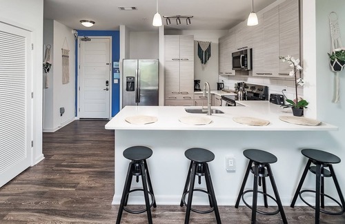 Fourth Ward Apartment | Uptown 4th Ward Luxury Apt Year-Round Pool