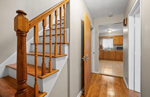 North Side Apartment | Uptown Escape