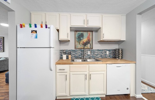 Sioux Falls House | Uptown Funk- A Charming Retreat Near the Event Center