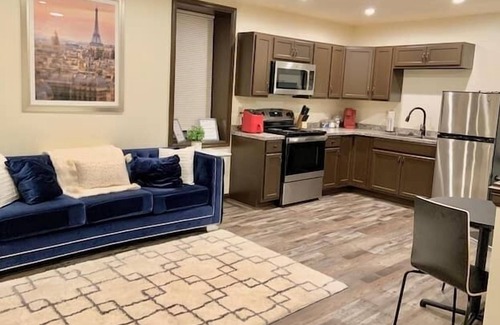 Harrisburg - Hershey House | Uptown Suite C | Modern & Cozy | Central Location