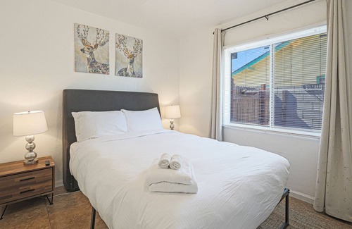 Governmental Mall Apartment | Urban 2BR Apt, Mins to Airport, DT Phoenix + Wifi