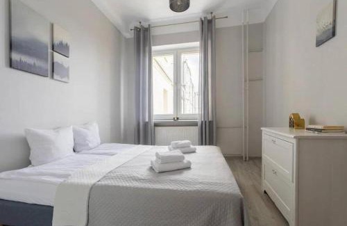 Srodmiescie Połnocne Apartment | Urban Chic - Cozy 2-Bedroom in City Center - Marszalkowska