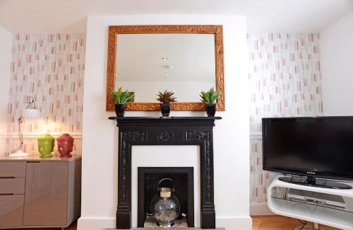 Eastbourne Apartment | Urban Chic