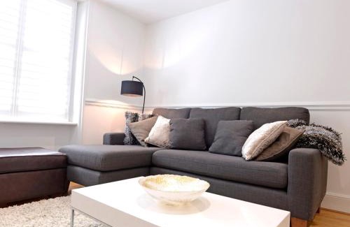 Eastbourne Apartment | Urban Chic