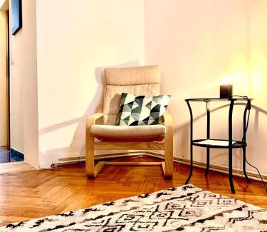 Gries Apartment | Urban City Retreat - by Nahuen Suites