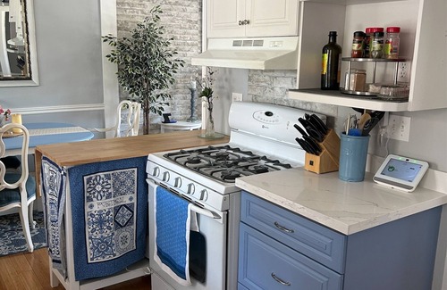 Kingston House | Urban Costal Getaway