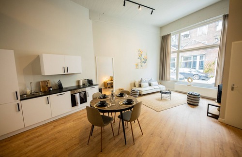 Stadsdriehoek Villa | Urban Elegance 3BDR Apartment BSH