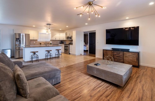 Scottsdale Highlands House | URBAN IN OLD TOWN - PRIVATE POOL - HEART OF OLD TOWN