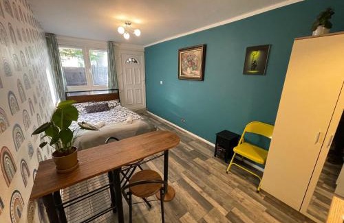 Finsbury Park Apartment | Urban Loft Studio #1