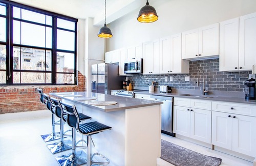 Old City Condo | Urban Luxe: Stylish 4BR in Sterchi Lofts