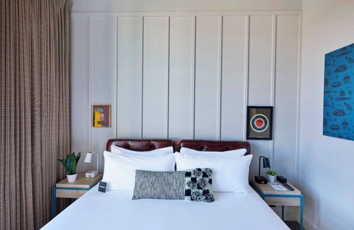East Nashville Hotel | Urban Modern Vibe Awaits! Close to Johnny Cash Museum & Airport, Pet Friendly