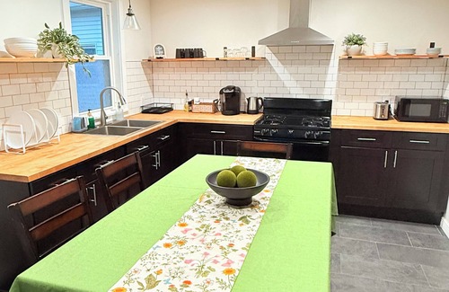 Buffalo House | Urban Nest 118 - Sleeps 6