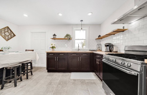Buffalo House | Urban Nest 118 - Sleeps 6