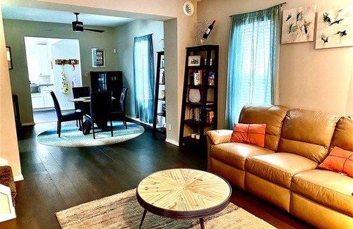 Detroit - Shoreway House | Urban Oasis- Centrally located- Walkable to Beach