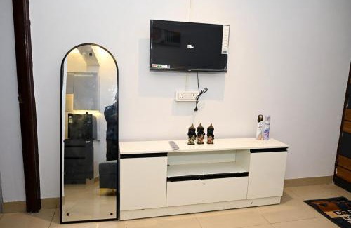 Gurugram Apartment | Urban Oasis