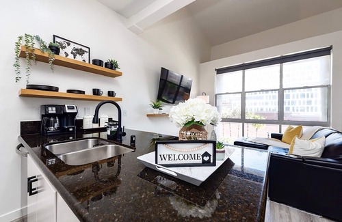 Pacific Terrace Apartment | Urban Oasis - Prime Location - Modern Comforts- and Steps Away to San Diego Bay