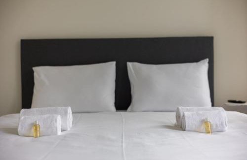 Sihlfeld Apartment | Urban Oasis with Queen Bed and View BE-24