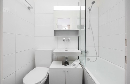 Sihlfeld Apartment | Urban Oasis with Queen Bed and City View (BE-54)