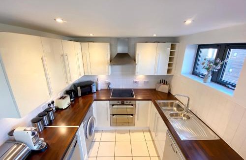 Oxford City Centre Apartment | Urban's Large 2 bed, 2 bath luxury apartment with secure parking