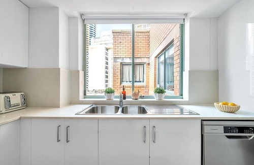 Darling Harbour Apartment | Urban Sky Terrace in the Vibrant Heart of Sydney