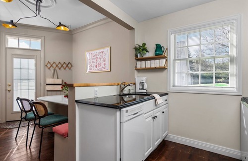 Traverse City House | Urban Stay By The Bay: Downtown Pet-Friendly Home