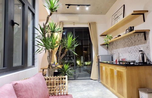 Hai Chau Apartment | URIHOUSE 4, ROMANTIC rooftop w/airy space & flower