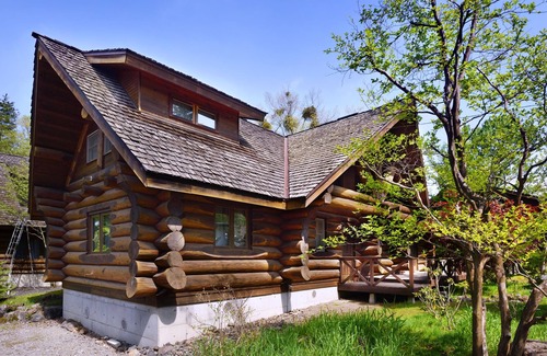 Tsumagoi Cabin | Urube Village