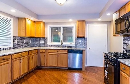 Bairdford House | US OPEN RENTAL- 3 bedroom- 10 mins from Oakmont Country Club