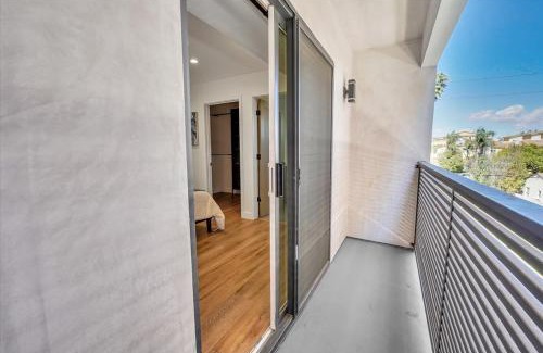 Sherman Oaks House | LA Haven Spacious Townhome