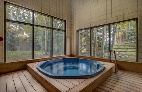 Mountain House Apartment | Ski Run 412 by Summit County Mountain Retreats