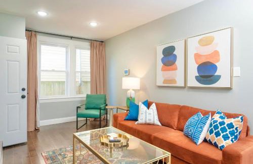 Newark Apartment | Urban Charm | Near EWR Airport Easy Access to NYC