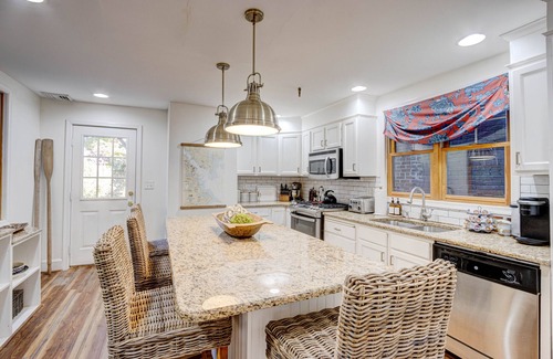 Naval Academy House | USNA Luxury Home, parking, pet friendly