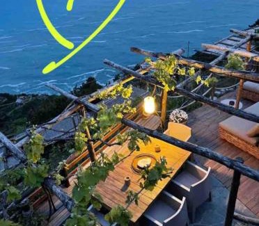 Riomaggiore Villa | UWA Refuge organic Vineyard 5terre UNESCO