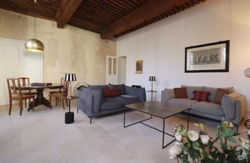 Uzes Apartment | Uzès Place aux Herbes Elégance Renaissance
