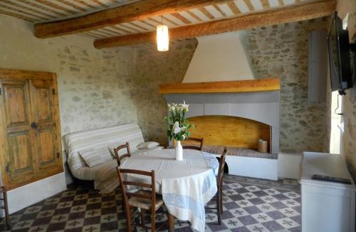 Cavillargues Apartment | Véritable mas provençal avec 3 logements en pleine nature